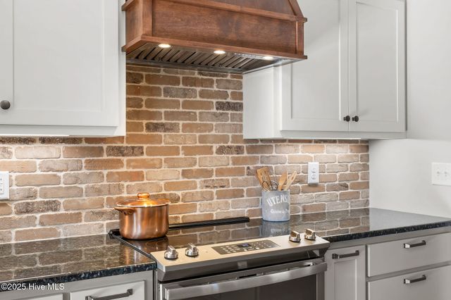 135 Sycamore Lakes Drive, Wallace, NC 28466