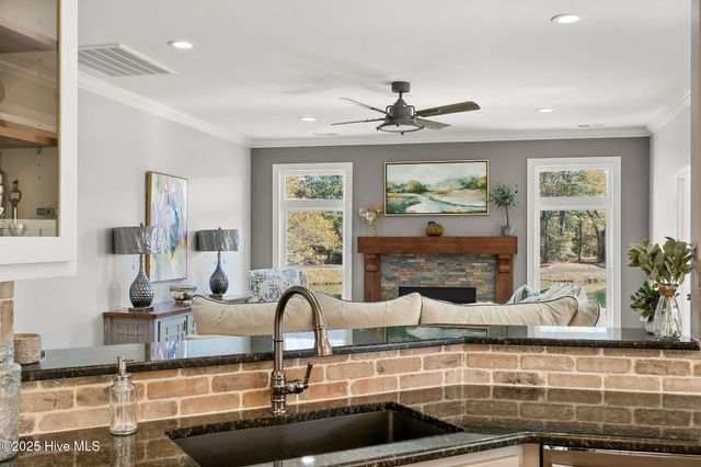 135 Sycamore Lakes Drive, Wallace, NC 28466