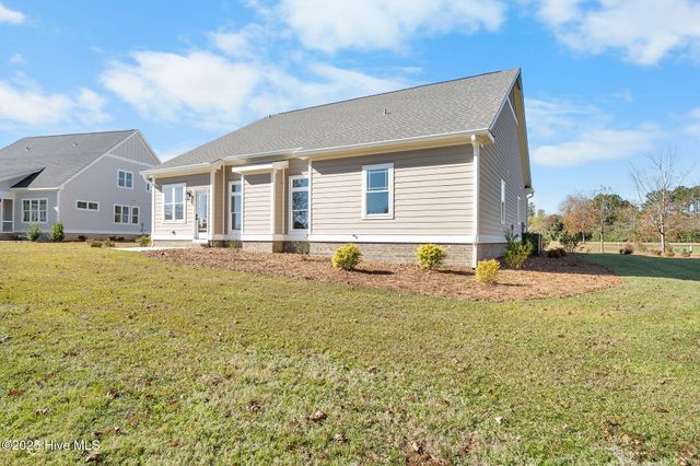 135 Sycamore Lakes Drive, Wallace, NC 28466