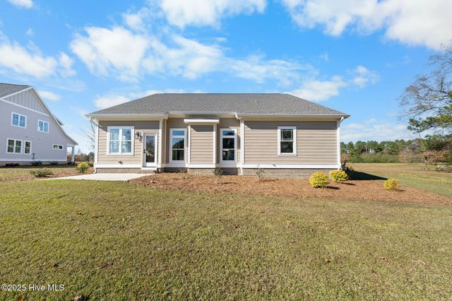 135 Sycamore Lakes Drive, Wallace, NC 28466