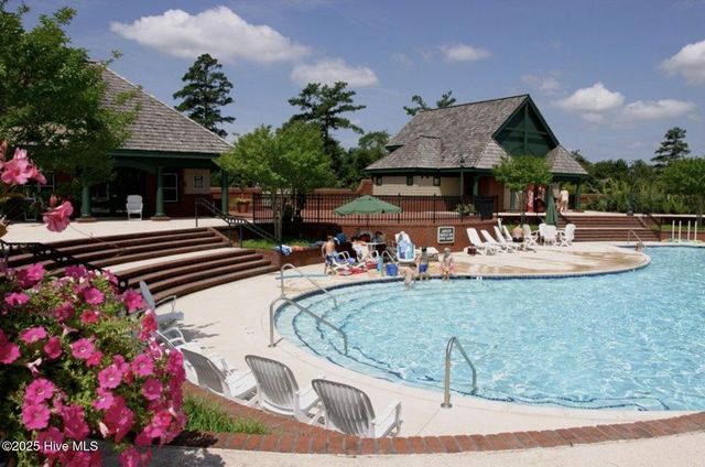 135 Sycamore Lakes Drive, Wallace, NC 28466