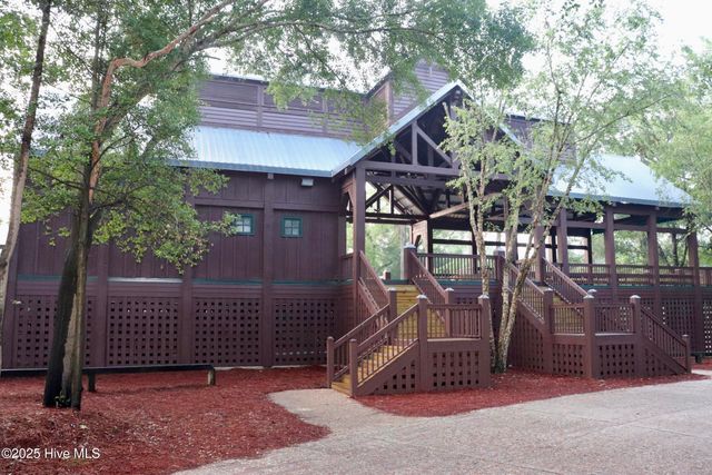 135 Sycamore Lakes Drive, Wallace, NC 28466