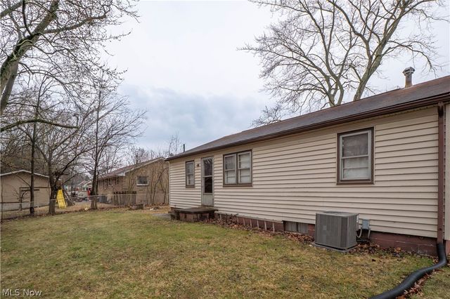 320 Elizabeth Avenue SW, Massillon, OH 44646