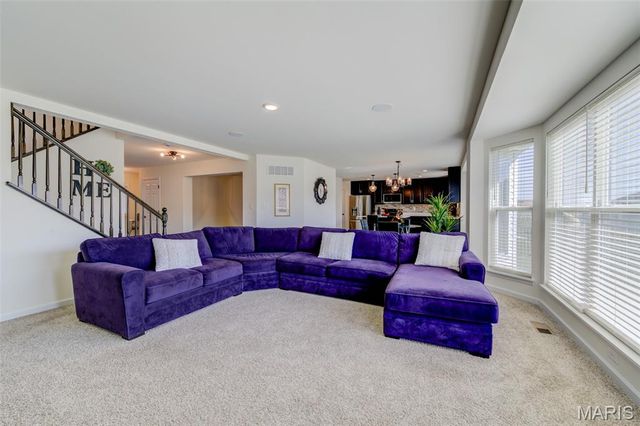 902 Palisades Circle, St Charles, MO 63301