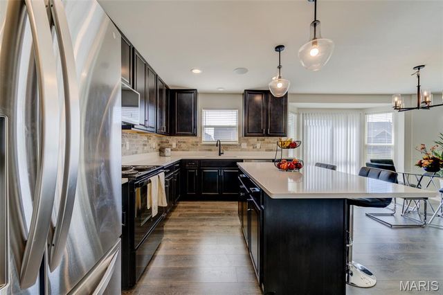 902 Palisades Circle, St Charles, MO 63301