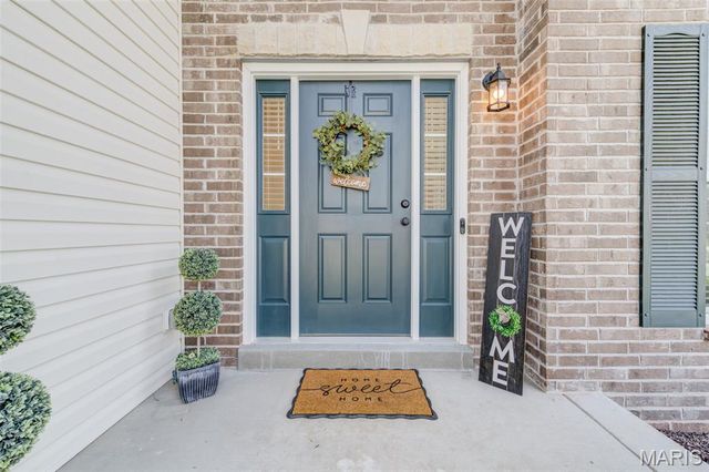 902 Palisades Circle, St Charles, MO 63301