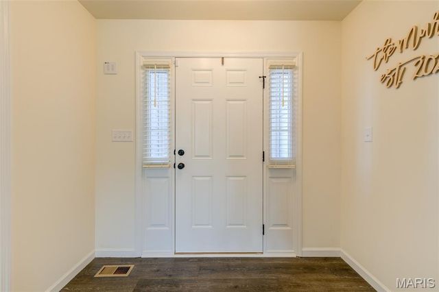 902 Palisades Circle, St Charles, MO 63301