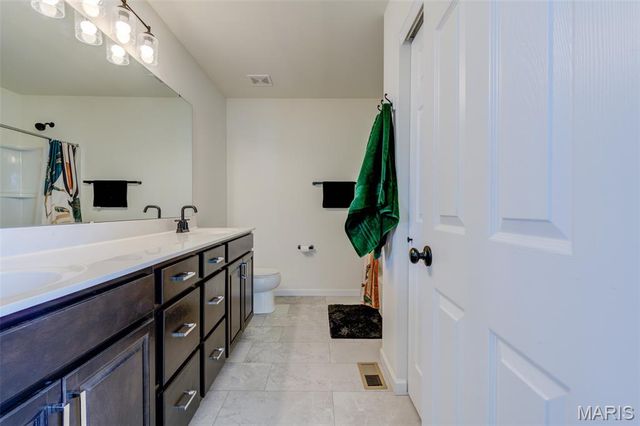 902 Palisades Circle, St Charles, MO 63301