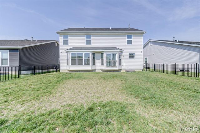902 Palisades Circle, St Charles, MO 63301