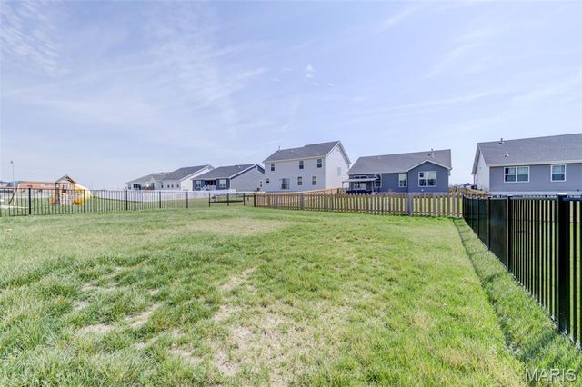 902 Palisades Circle, St Charles, MO 63301