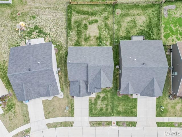 902 Palisades Circle, St Charles, MO 63301