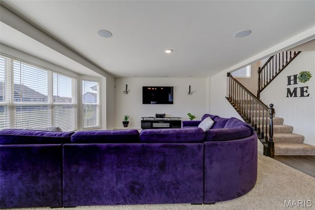 902 Palisades Circle, St Charles, MO 63301