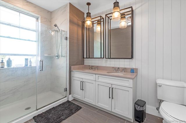 214 Marina Pointe Drive 214, East Rockaway, NY 11518