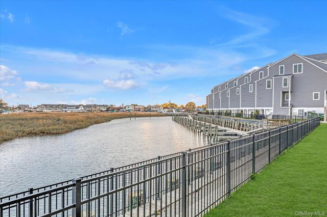 214 Marina Pointe Drive 214, East Rockaway, NY 11518