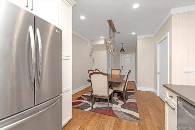 214 Marina Pointe Drive 214, East Rockaway, NY 11518