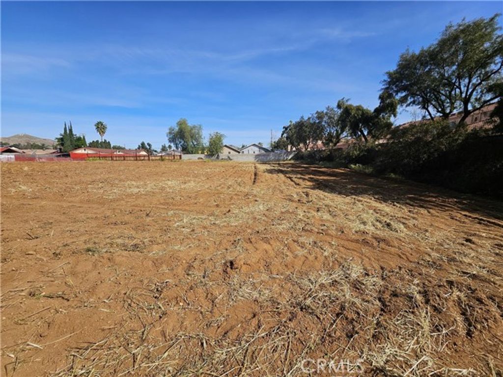 24208 Dracaea, Moreno Valley, CA 92553