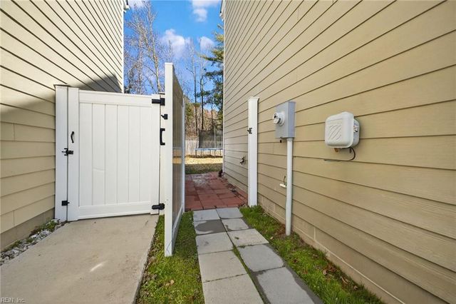 3020 Dabney LN, Suffolk, VA 23434