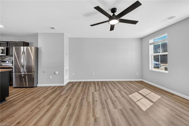 3020 Dabney LN, Suffolk, VA 23434