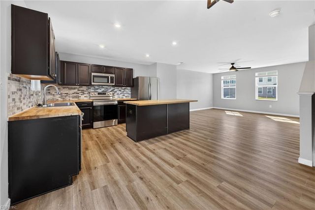 3020 Dabney LN, Suffolk, VA 23434