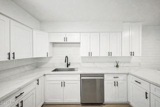 3505 E CAMPBELL Avenue 11, Phoenix, AZ 85018