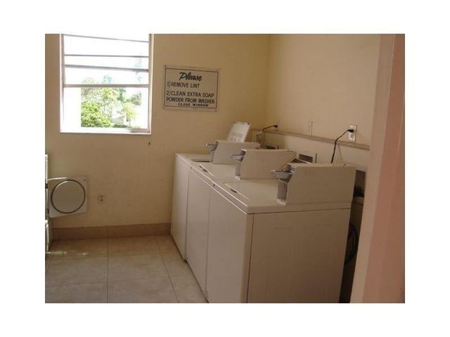 4334 NW 9th Avenue 7-3f, Deerfield Beach, FL 33064