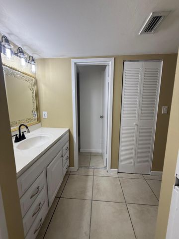 4334 NW 9th Avenue 7-3f, Deerfield Beach, FL 33064