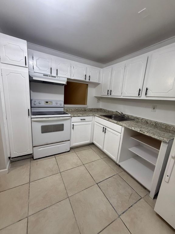 4334 NW 9th Avenue 7-3f, Deerfield Beach, FL 33064
