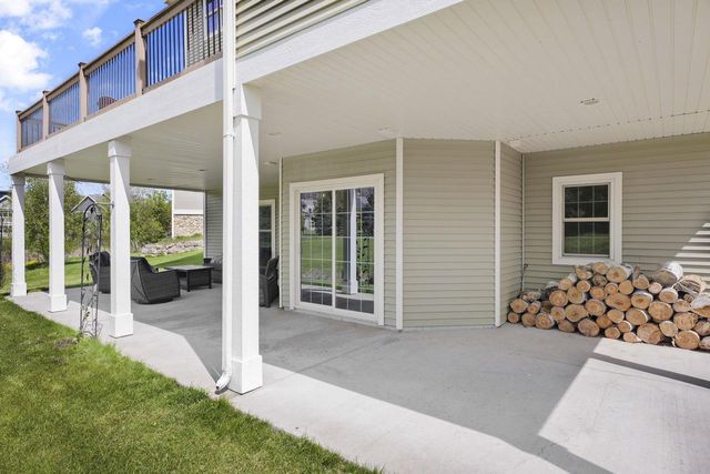 245 Stone Bridge Circle, Deerfield, WI 53531