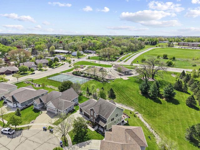 245 Stone Bridge Circle, Deerfield, WI 53531