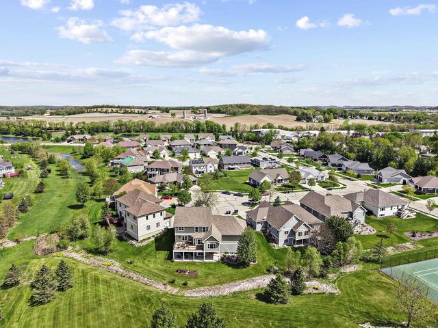 245 Stone Bridge Circle, Deerfield, WI 53531