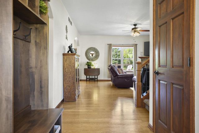 245 Stone Bridge Circle, Deerfield, WI 53531