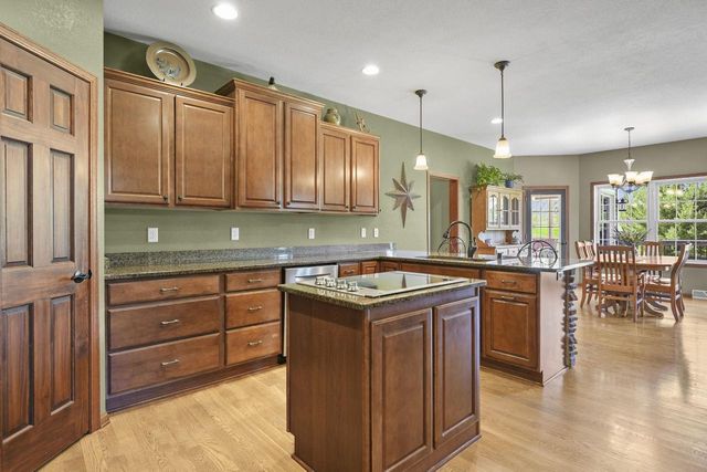 245 Stone Bridge Circle, Deerfield, WI 53531