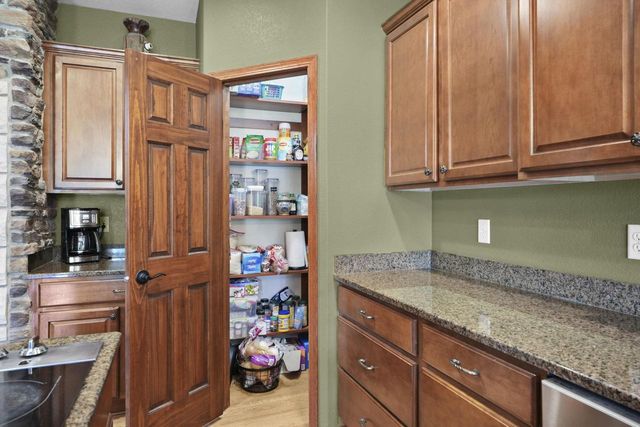 245 Stone Bridge Circle, Deerfield, WI 53531