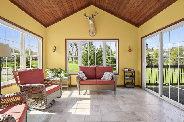 245 Stone Bridge Circle, Deerfield, WI 53531
