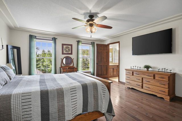 245 Stone Bridge Circle, Deerfield, WI 53531