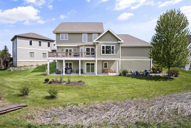 245 Stone Bridge Circle, Deerfield, WI 53531