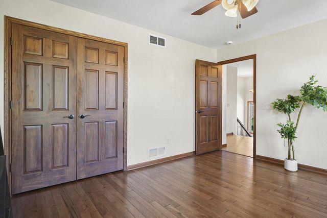 245 Stone Bridge Circle, Deerfield, WI 53531