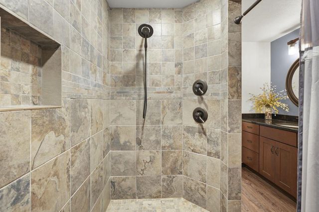 245 Stone Bridge Circle, Deerfield, WI 53531