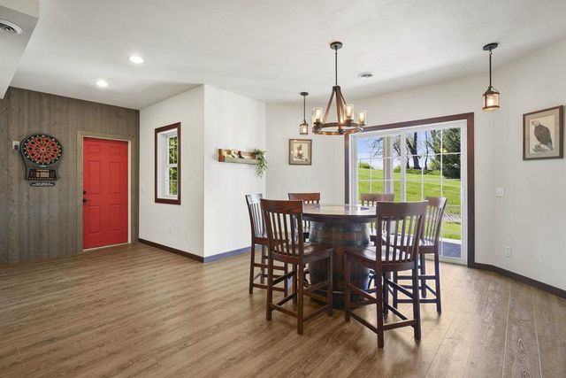 245 Stone Bridge Circle, Deerfield, WI 53531