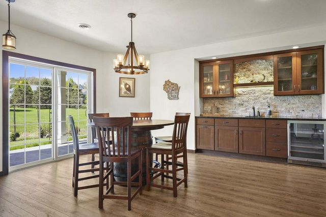 245 Stone Bridge Circle, Deerfield, WI 53531