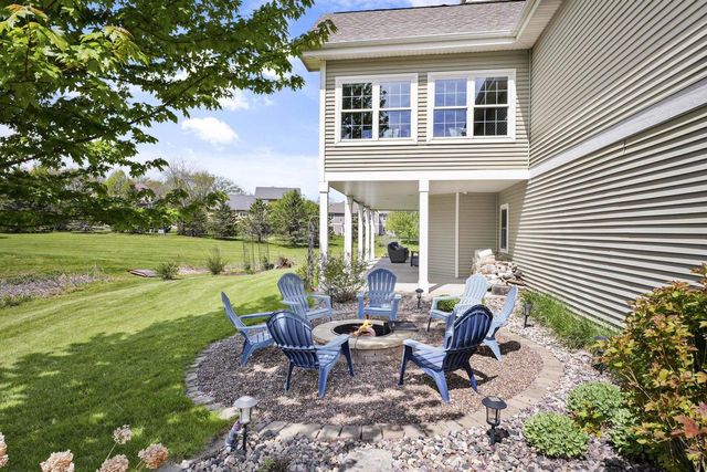 245 Stone Bridge Circle, Deerfield, WI 53531