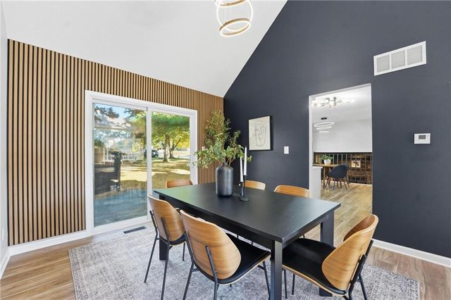 7904 Rosehill Road, Lenexa, KS 66215