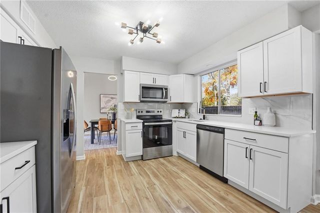 7904 Rosehill Road, Lenexa, KS 66215