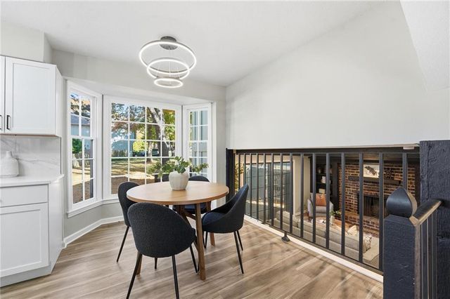 7904 Rosehill Road, Lenexa, KS 66215