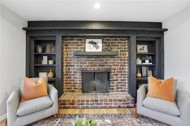 7904 Rosehill Road, Lenexa, KS 66215