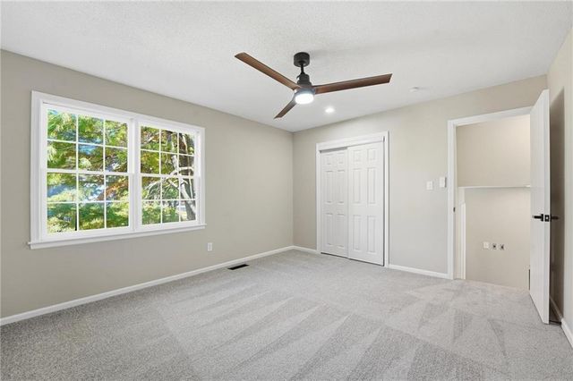 7904 Rosehill Road, Lenexa, KS 66215