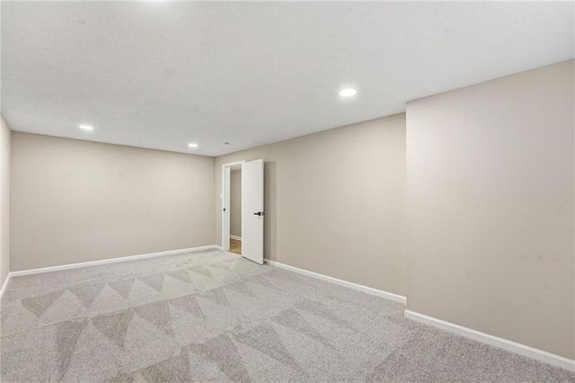 7904 Rosehill Road, Lenexa, KS 66215