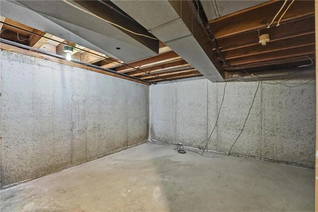 7904 Rosehill Road, Lenexa, KS 66215