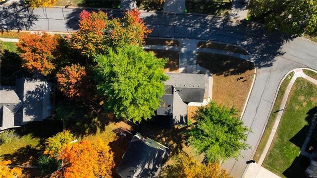 7904 Rosehill Road, Lenexa, KS 66215