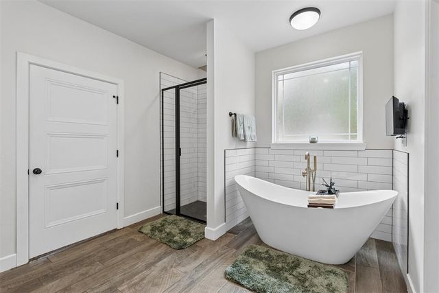 9025 E Charter Oak Road, Guthrie, OK 73044